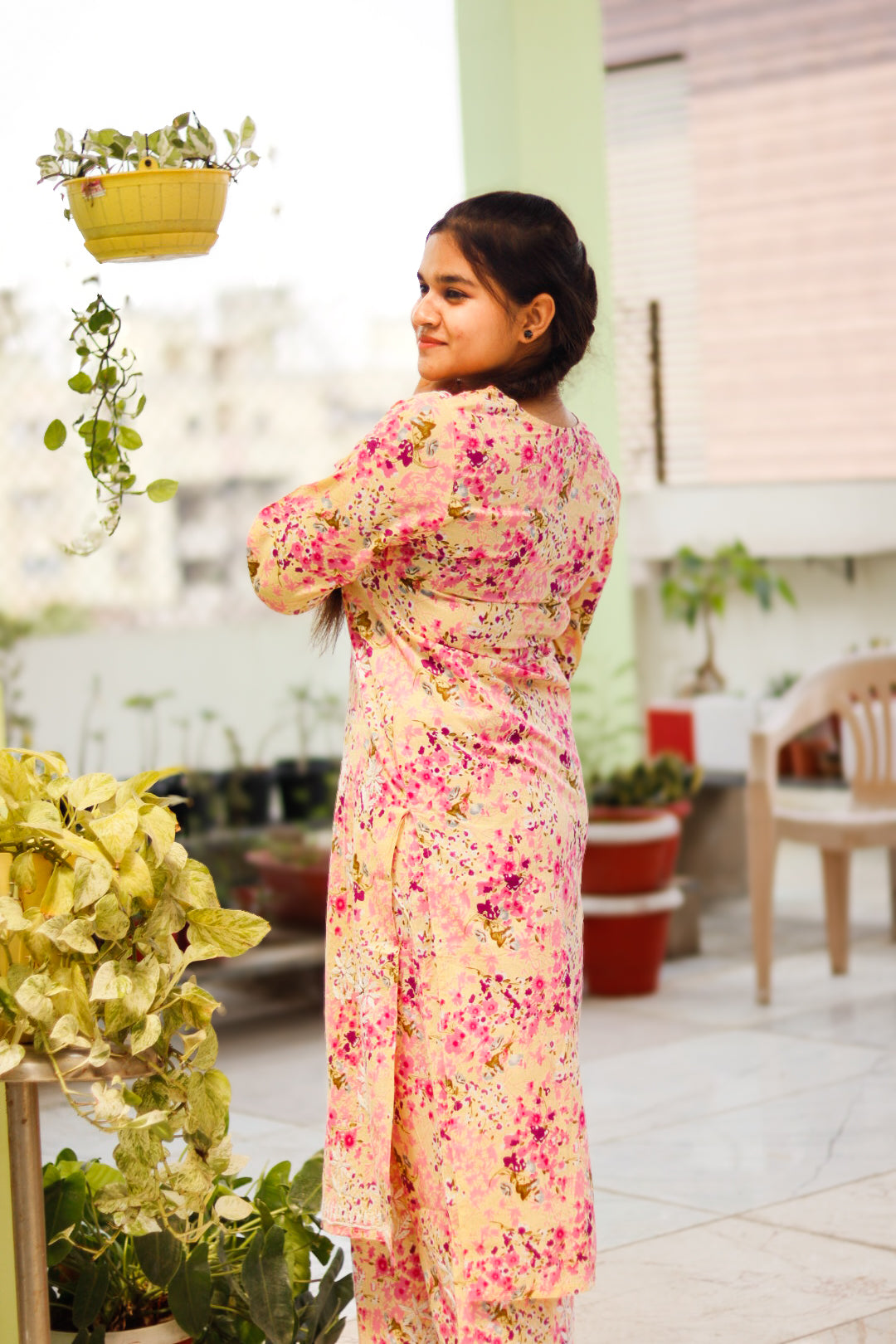 Floral Print Mal Mal Cotton Chikankari Kurti With Pant For Women
