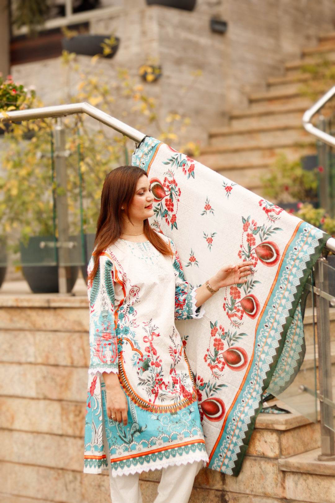 Gulnaaz Off-White Base Digital printed cotton kurta pant dupatta set - CandiRobes