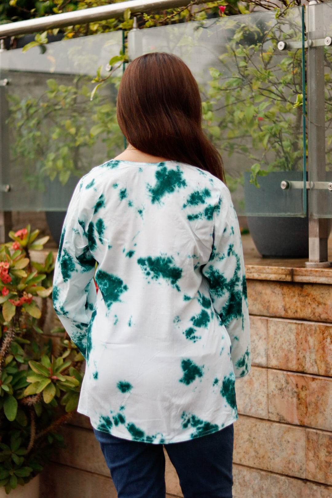 White and Green Tie and Dye Top - CandiRobes