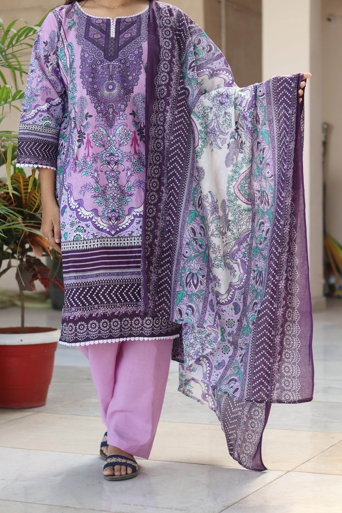 Lavender Digital Print Kurti pant dupatta Set - CandiRobes