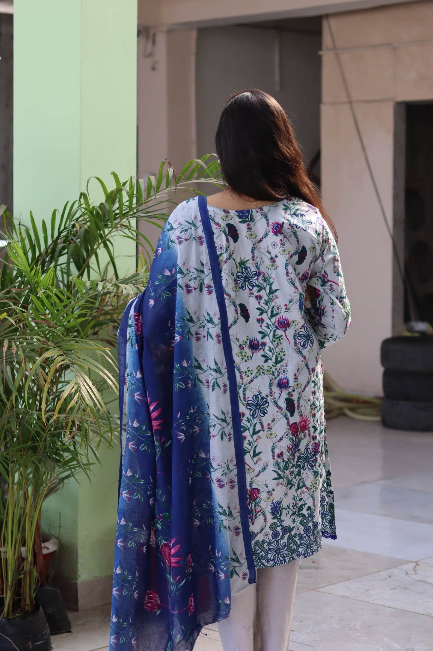 Gulnaar soft white Digital printed cotton kurta pant dupatta set - CandiRobes