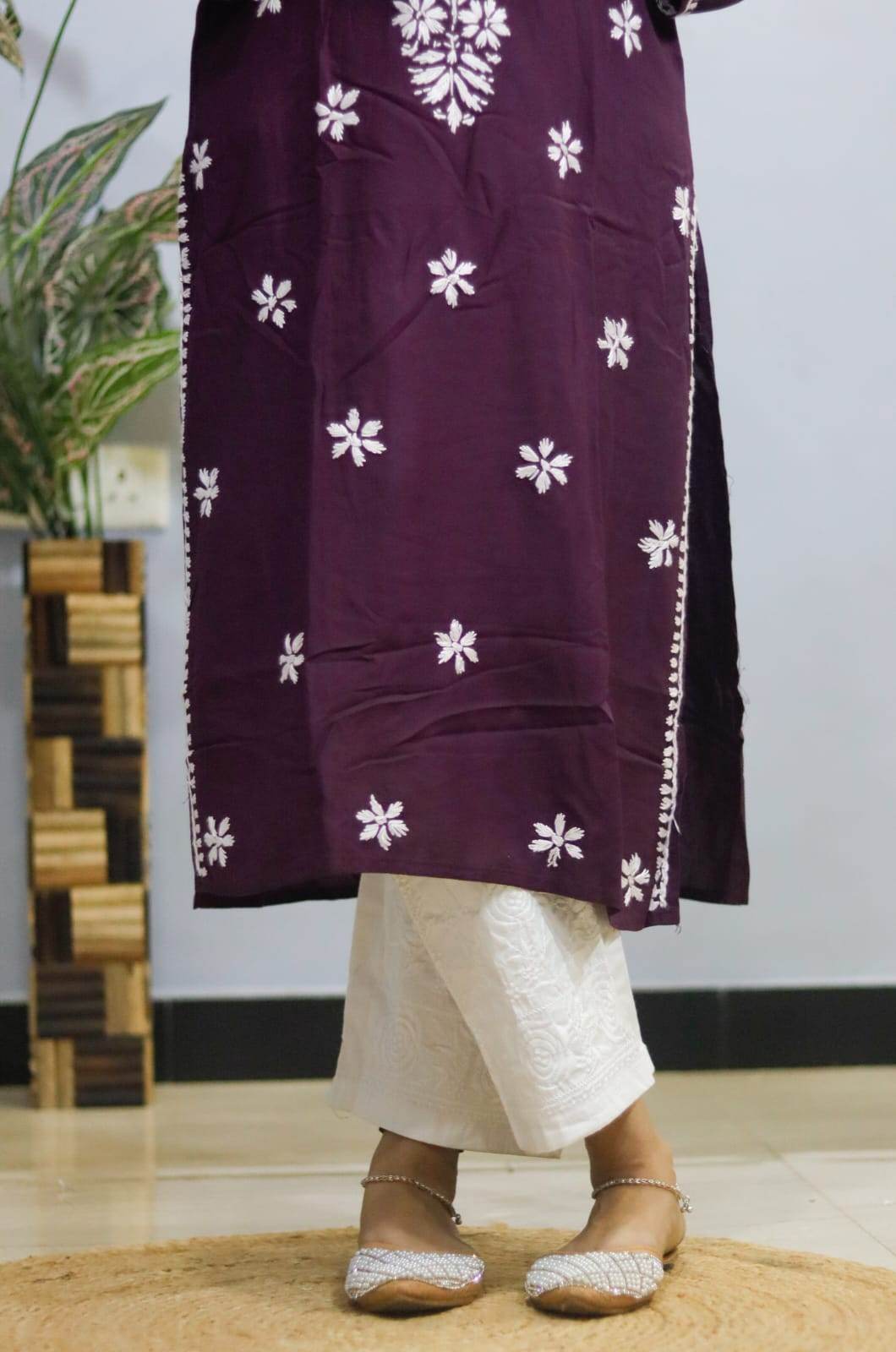 elegant rayon Chikankari kurti embroidery. - CandiRobes