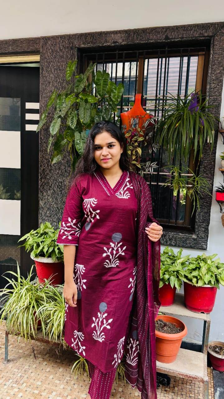 Maroon Handblock Print Cotton Kurti Pant Dupatta Set - CandiRobes