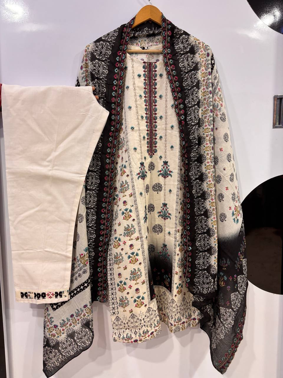 Jihan Premium Embroidered Suit Collection – Off White