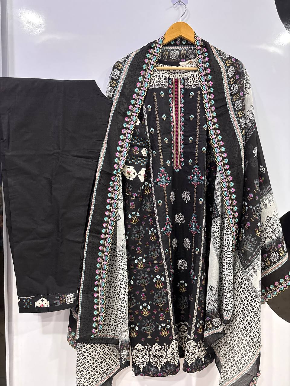 Jihan Premium Embroidered Suit Collection – Black