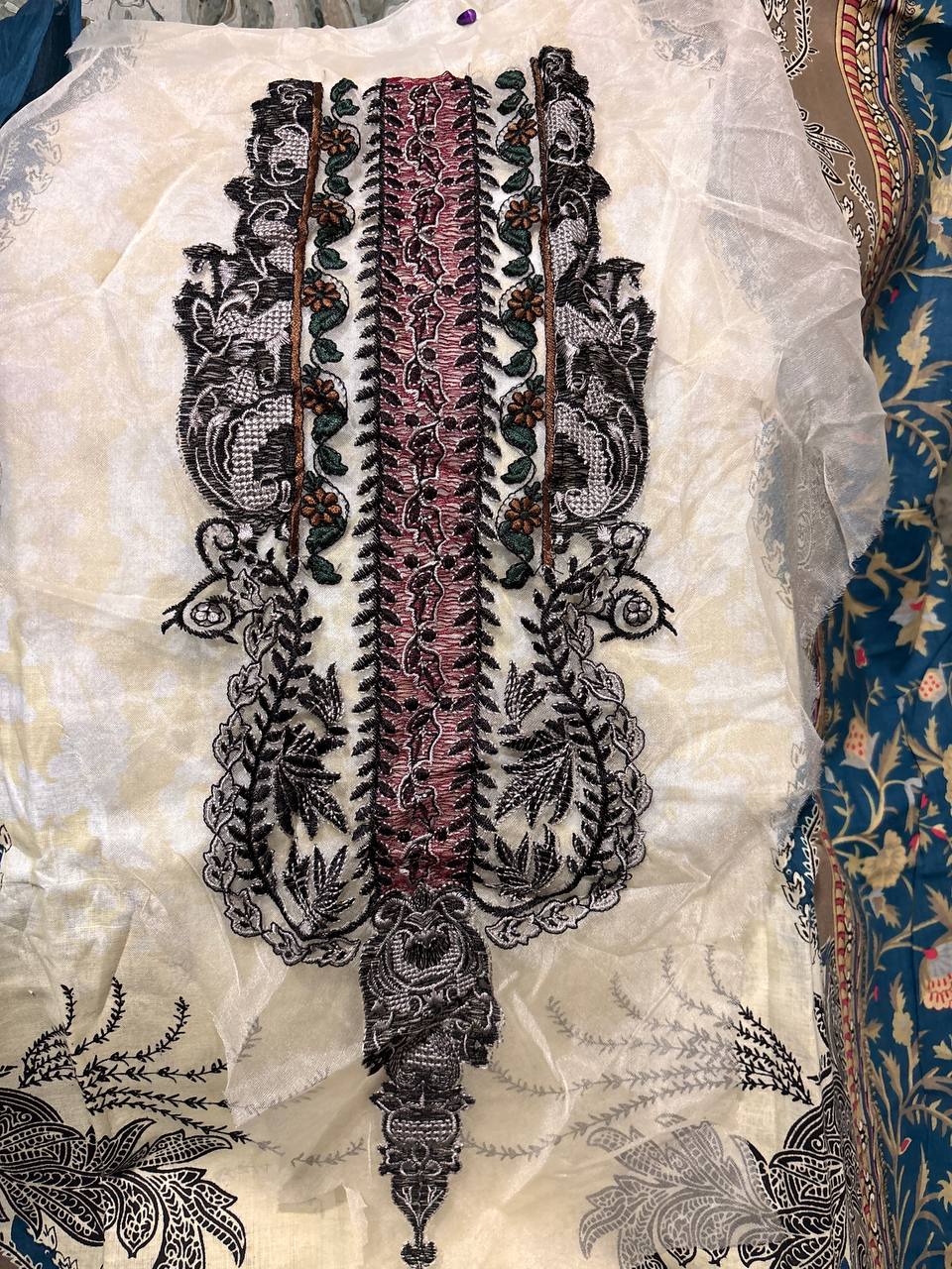 Gulnaar bule creem Unstitched Suit