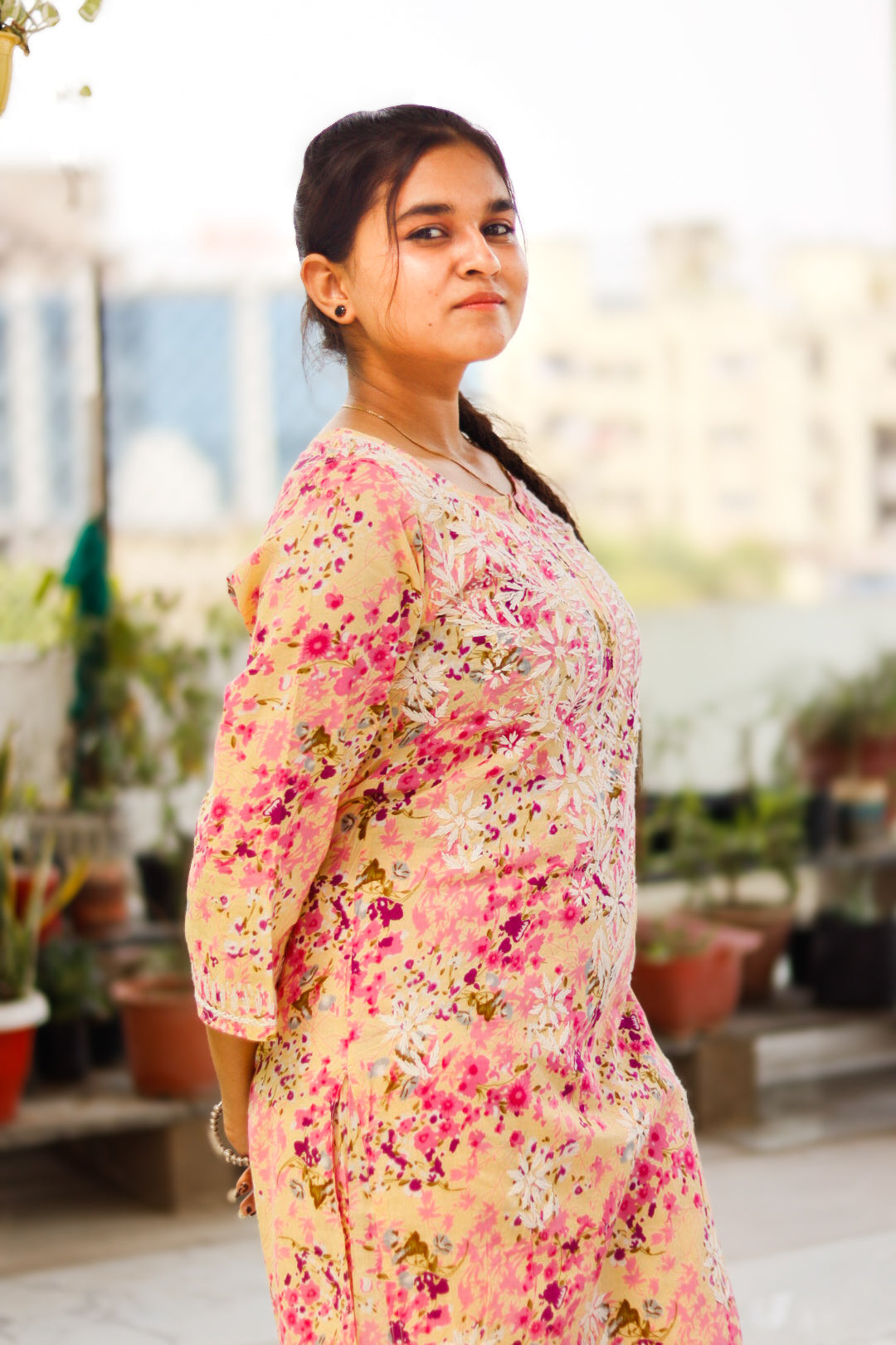 Floral Print Mal Mal Cotton Chikankari Kurti With Pant  For Women