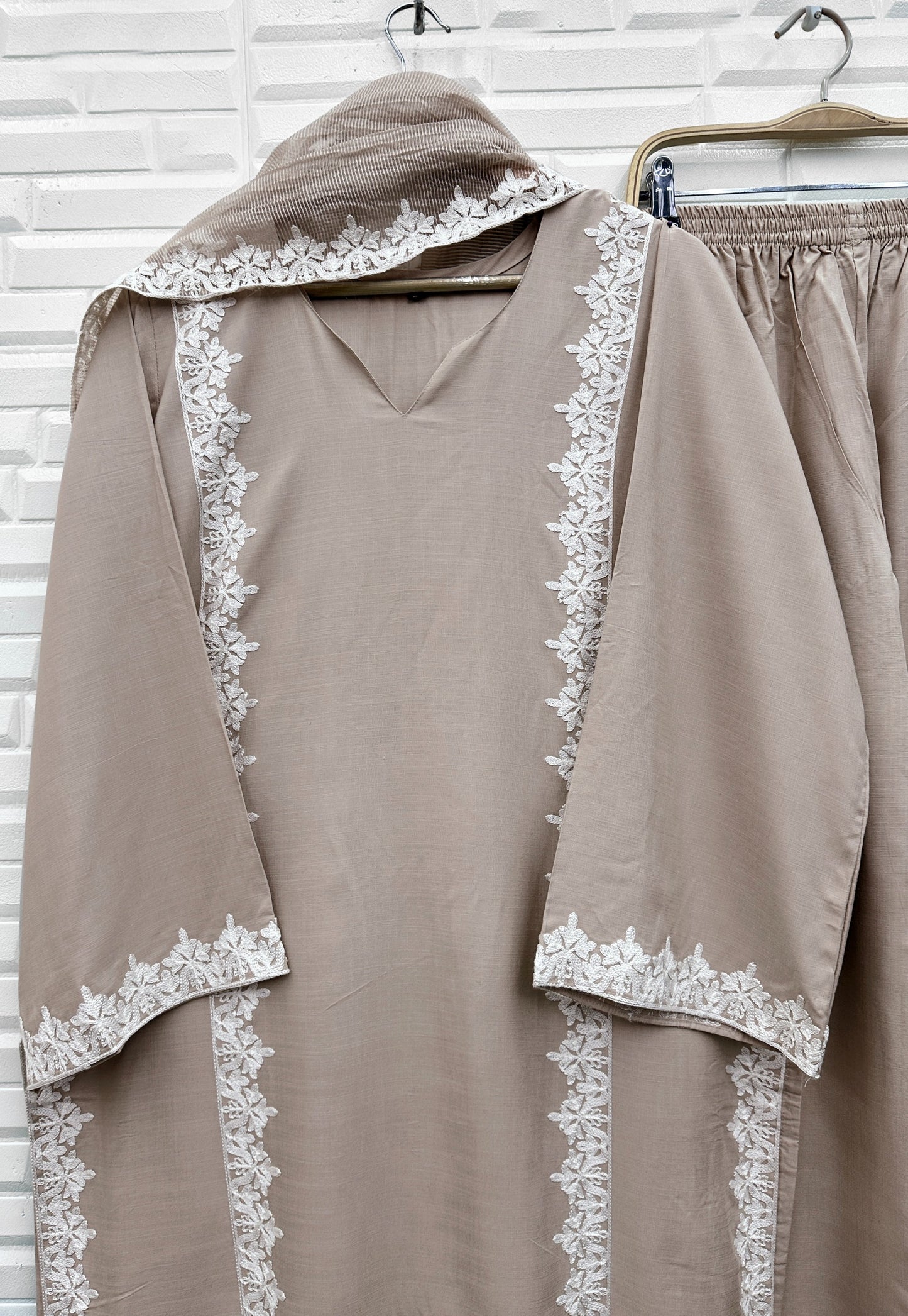 Aveline Lace Set