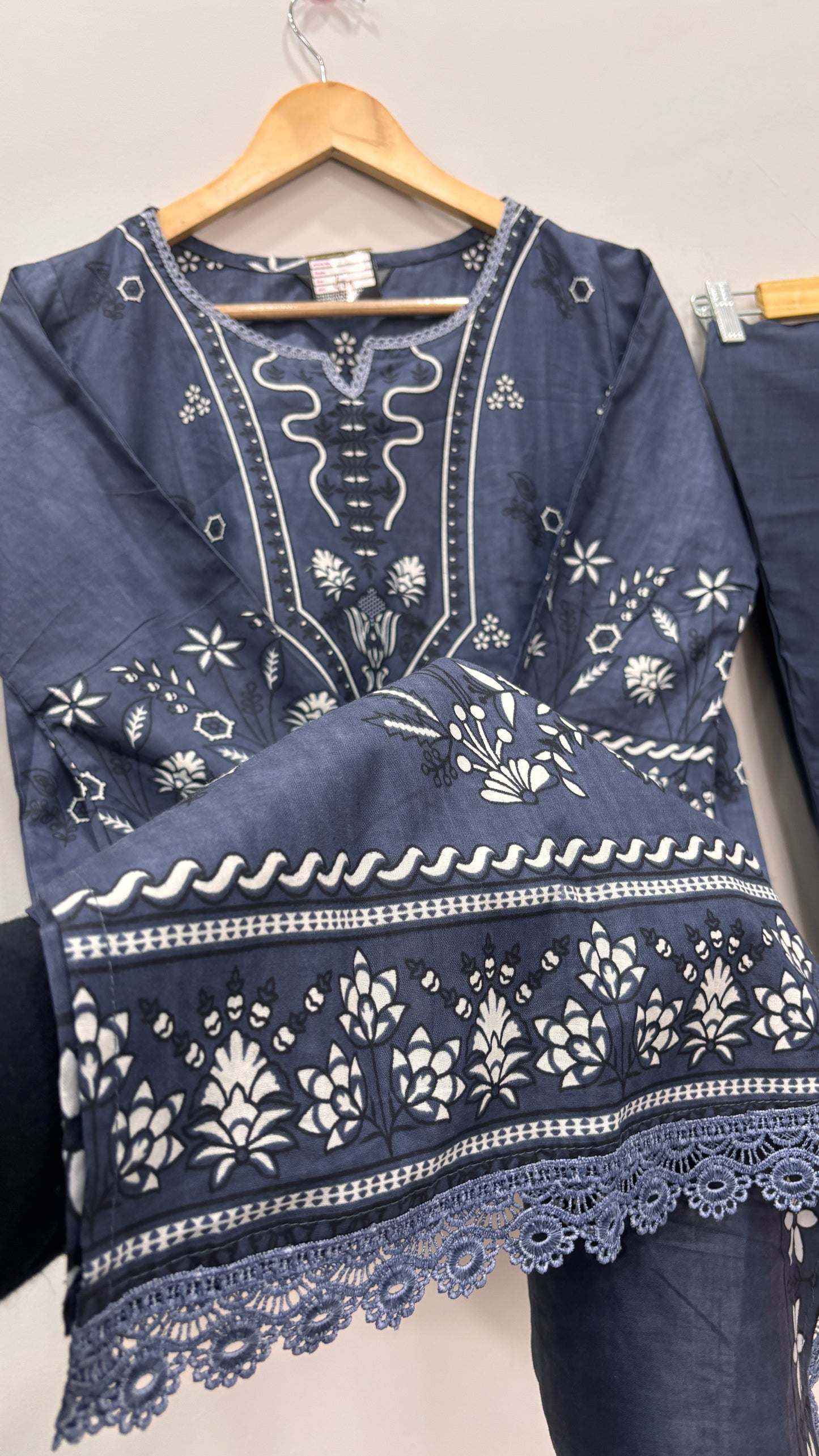 Blue-cotton lawn-kurta-set-dupatta