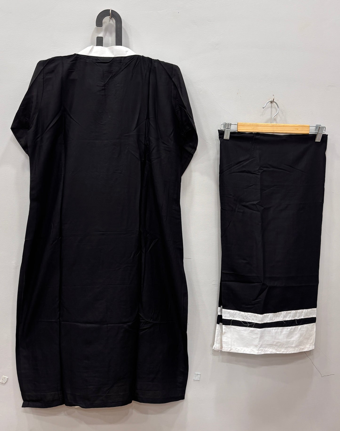 Noir Pearl Kurti Pant Set
