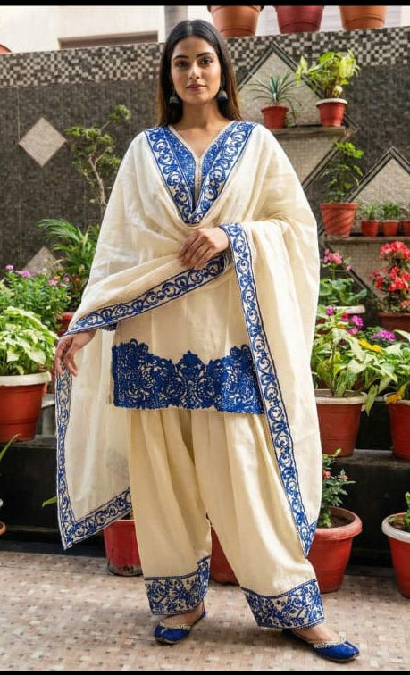 Embroidered Kurti Set