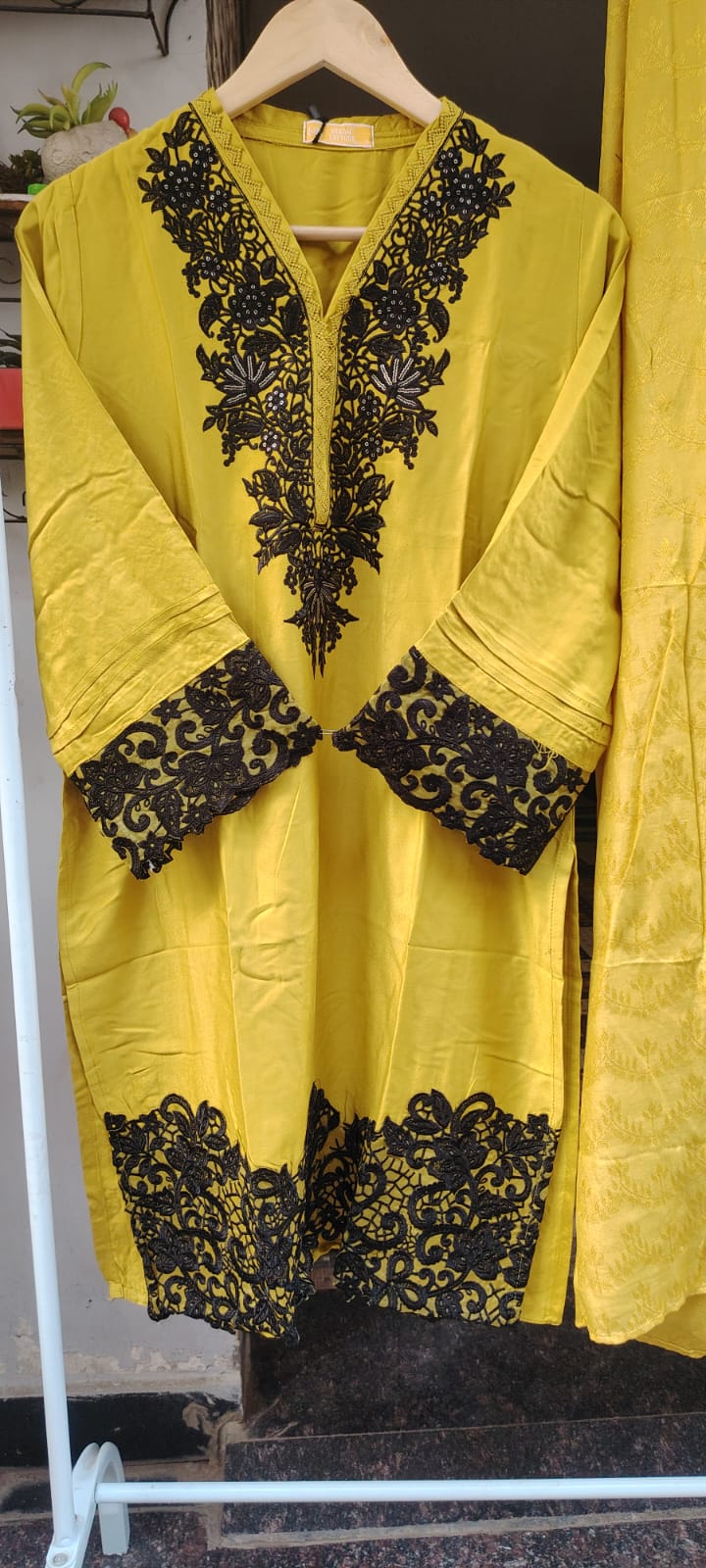 Embroidered Kurti Set