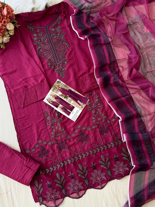 Magenta Rayon Cotton Embroidered Kurta Set