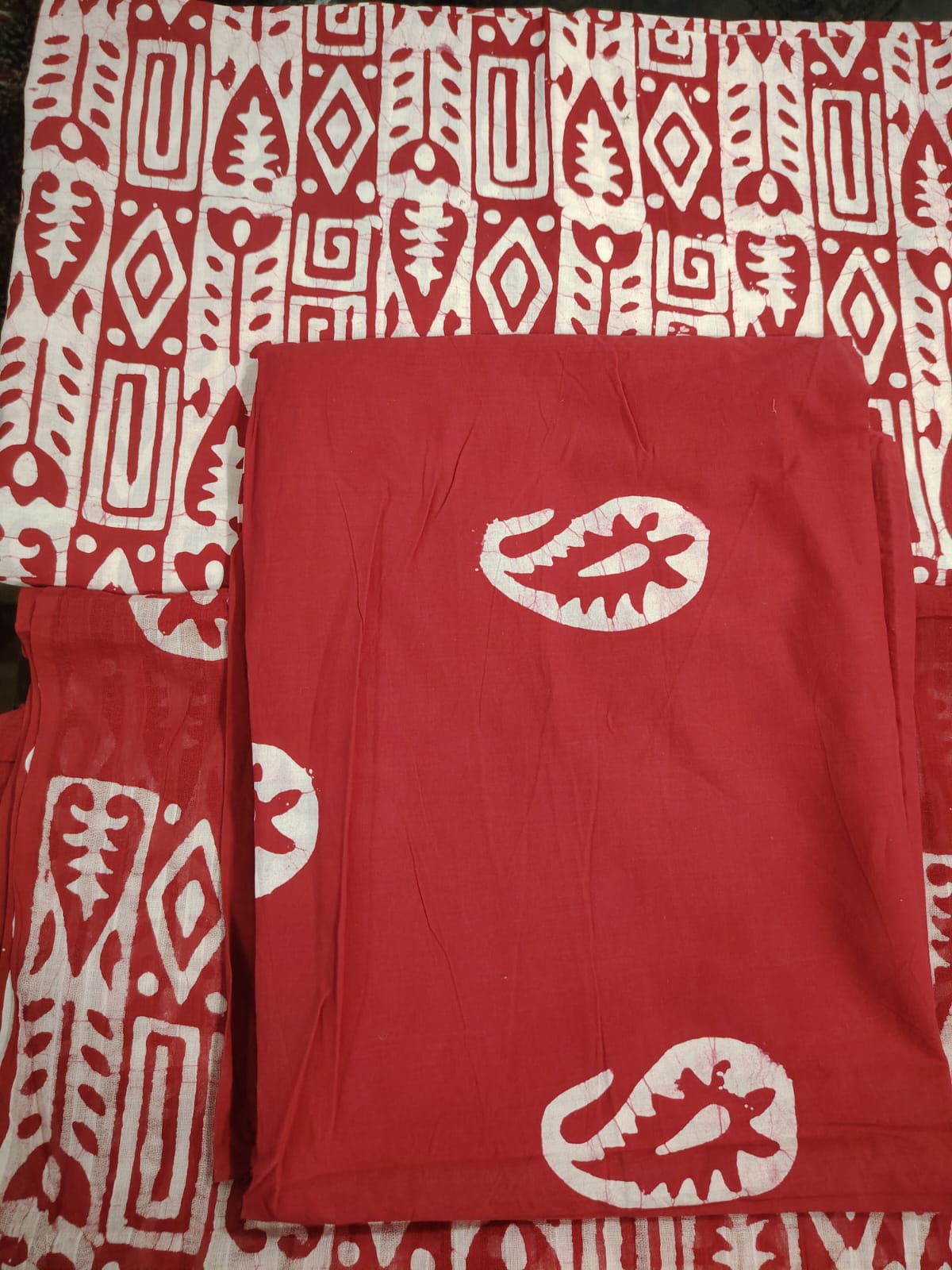 Cotton Bandhani Unstitched Suit Set – Red Printed Kurti with Dupatta & Bottom