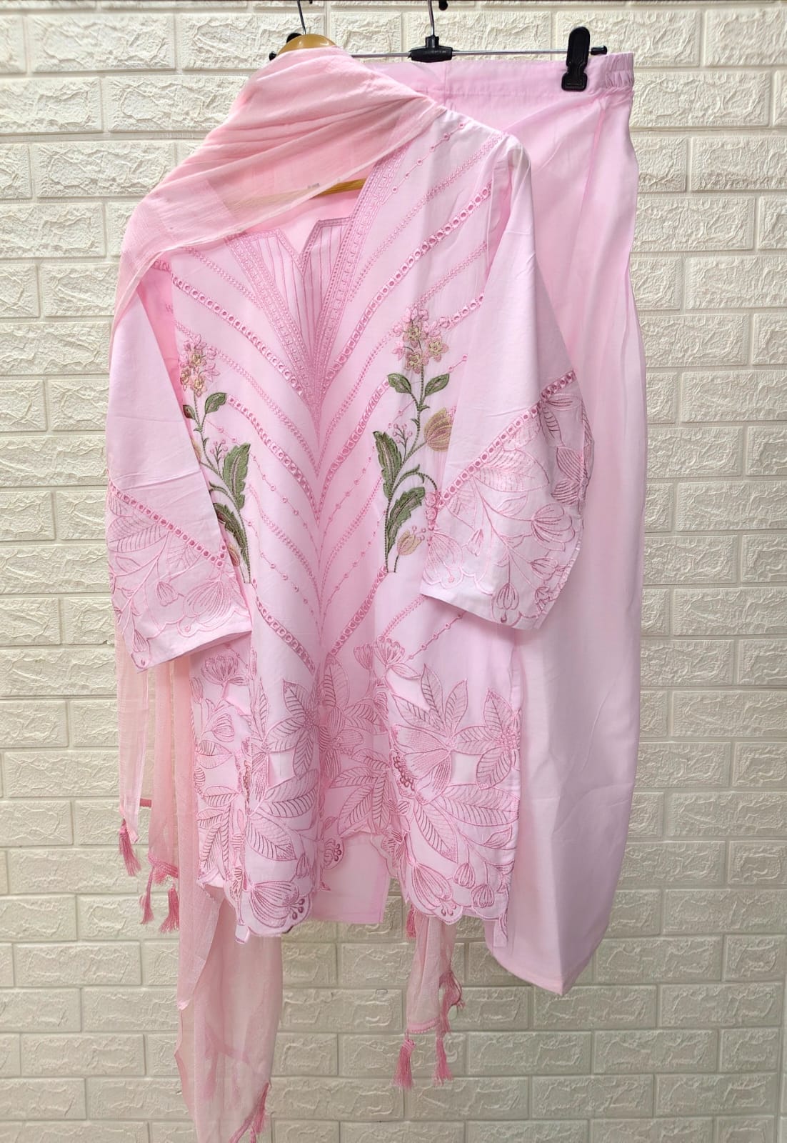 Rosé Bloom Premium Suit
