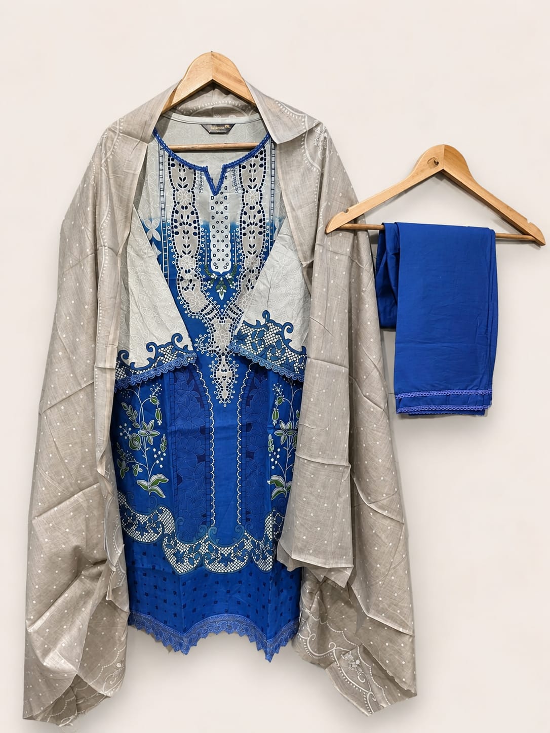Lawn Suit Set lite bule Floral