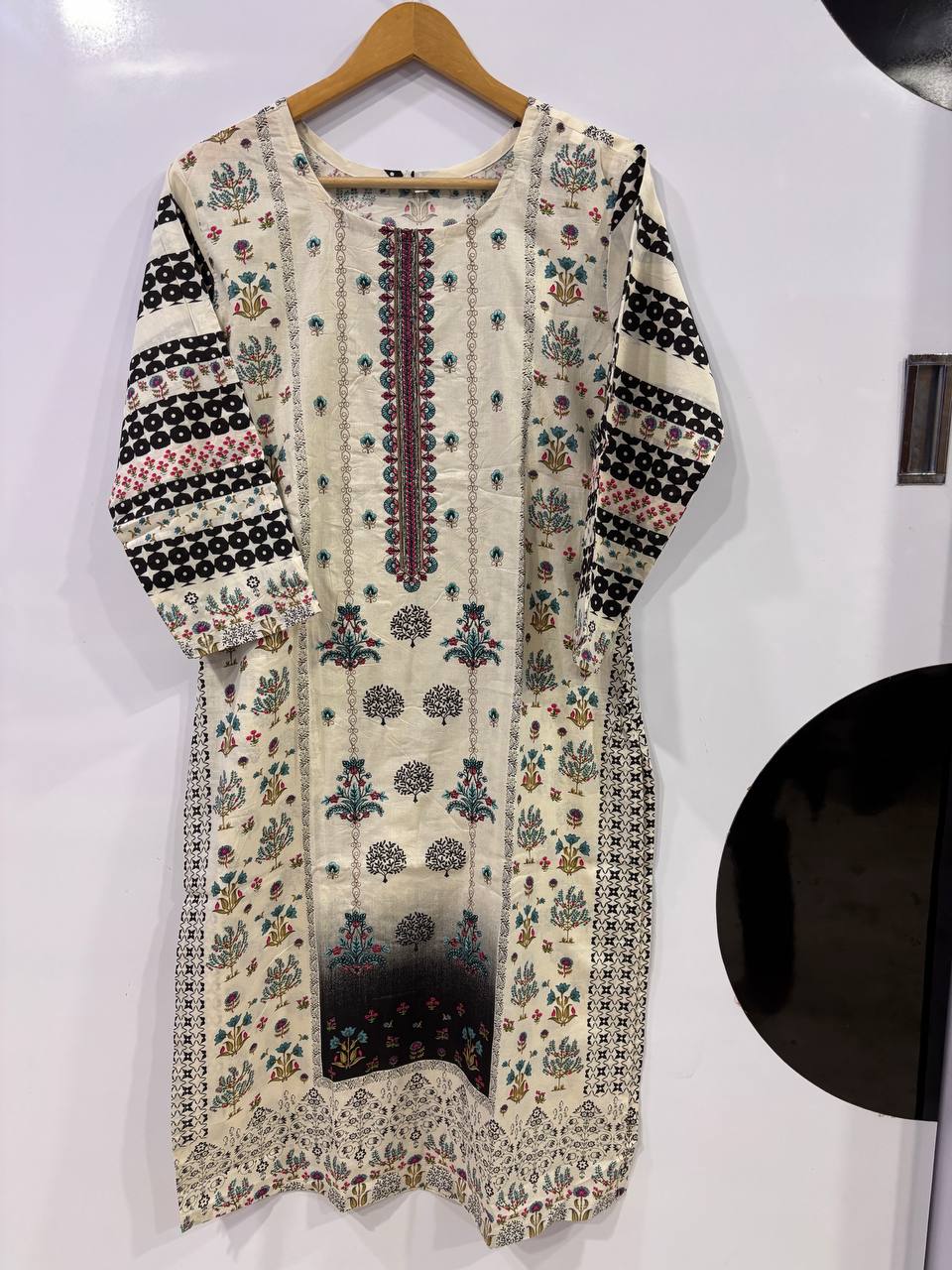 Jihan Premium Embroidered Suit Collection – Off White
