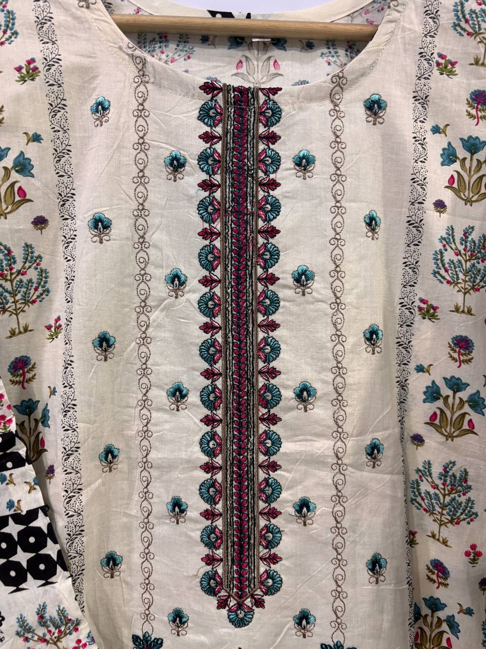 Jihan Premium Embroidered Suit Collection – Off White