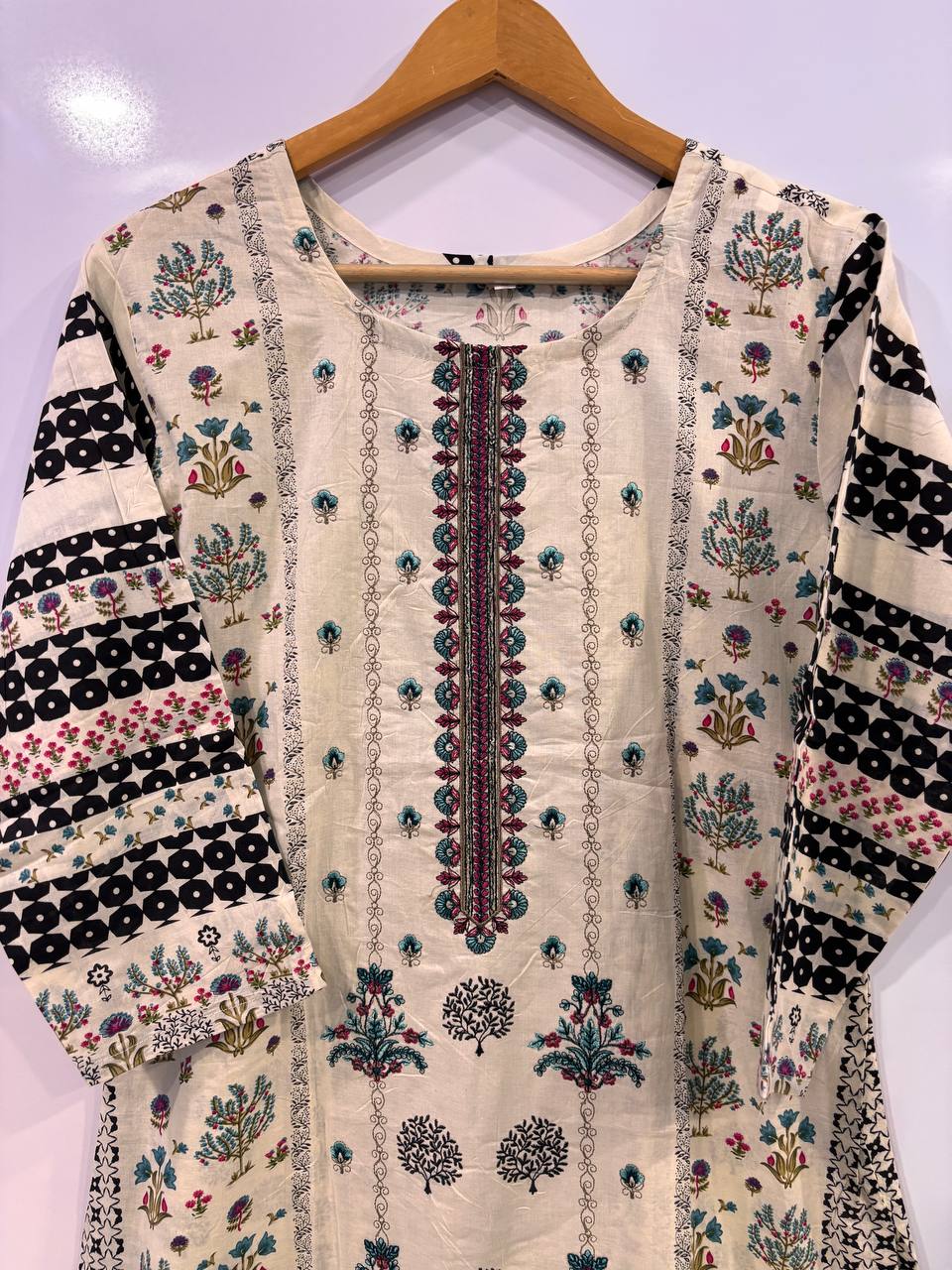 Jihan Premium Embroidered Suit Collection – Off White