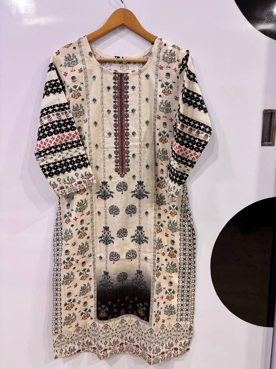 Jihan Premium Embroidered Suit Collection – Off White
