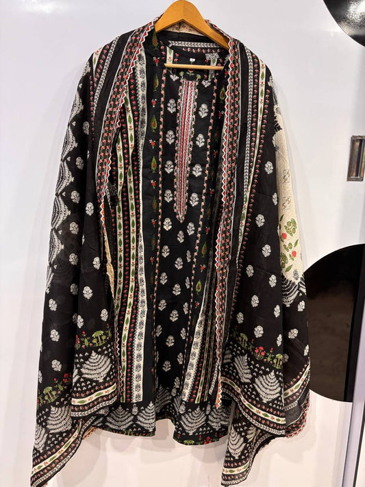 Jihan Premium Embroidered Suit Collection – Classic Black