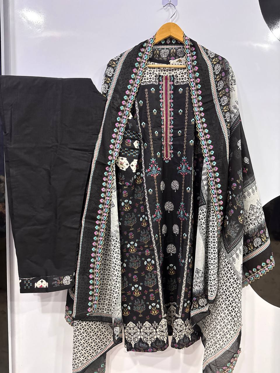 Jihan Premium Embroidered Suit Collection – Black
