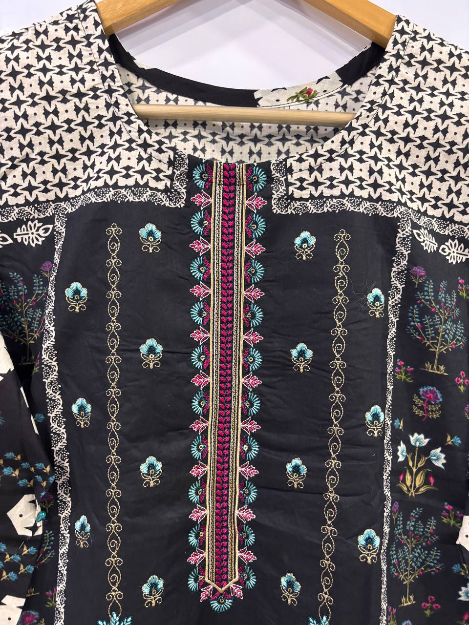 Jihan Premium Embroidered Suit Collection – Black
