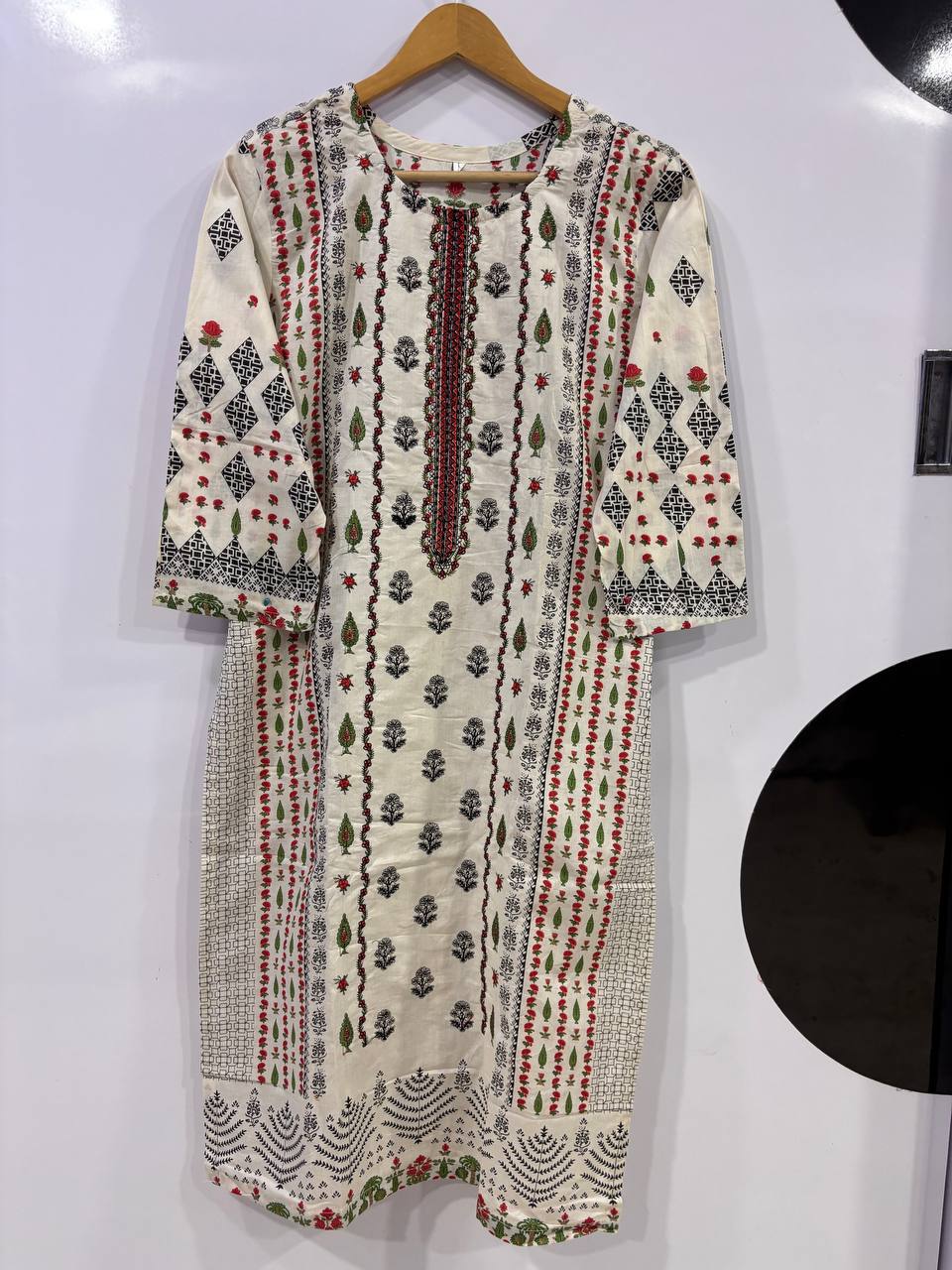 Jihan Premium Embroidered Suit Collection – Soft Cream