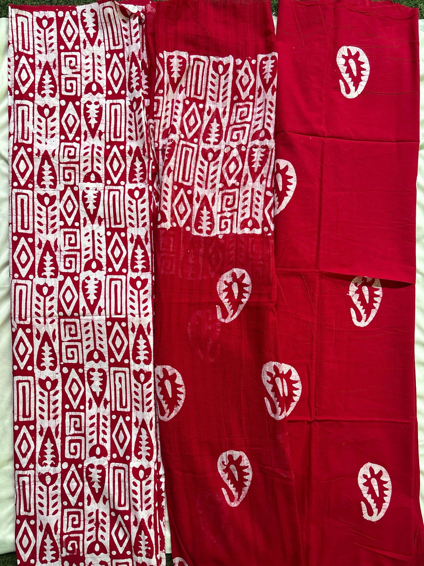 Cotton Bandhani Unstitched Suit Set – Red Printed Kurti with Dupatta & Bottom
