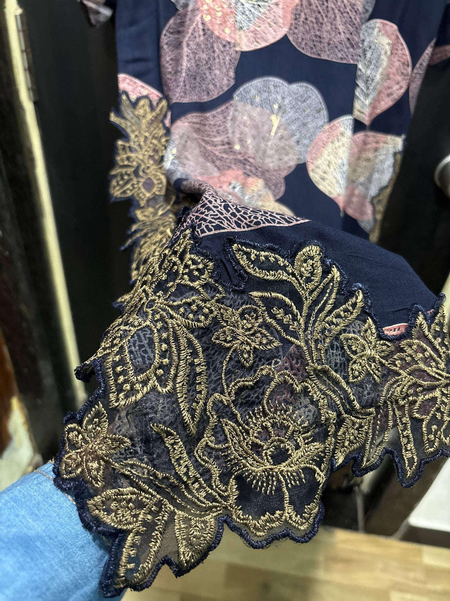 Leaf Cutwork Suit Set – Navy Gold